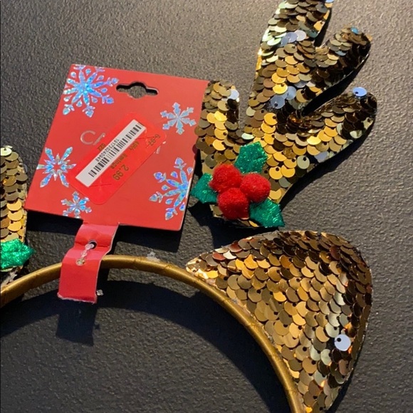 Assortment of headpieces - Picture 3 of 9